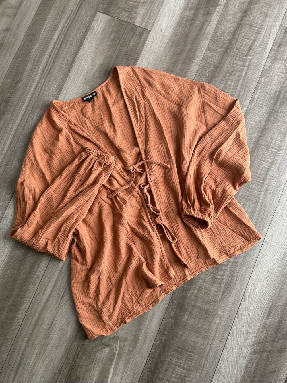 PrettyLittleThing Chestnut Cheesecloth Textured Tie-Front Shirt Women’s Sz 4